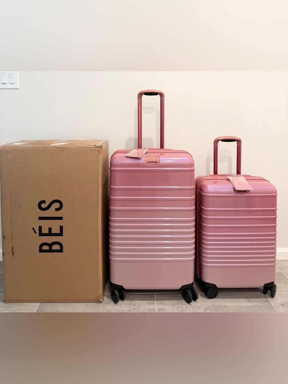 The Medium Check-in Luggage in Wicked Pink - Picture 3 of 4